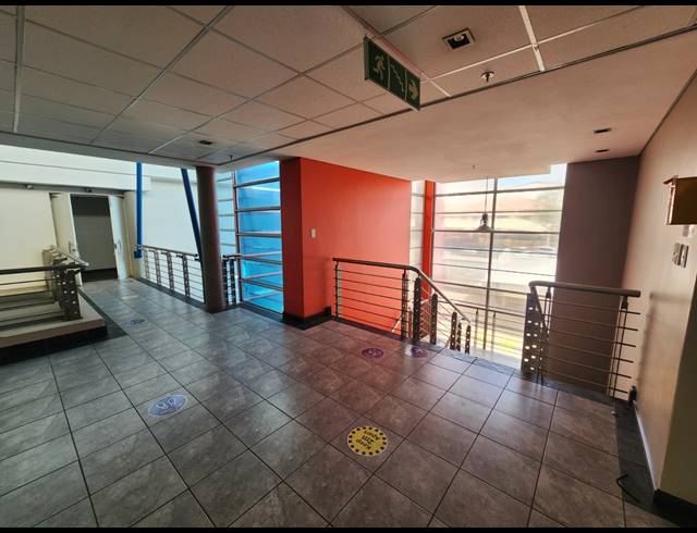 2,355M² WAREHOUSE TO LET IN TUNNEY